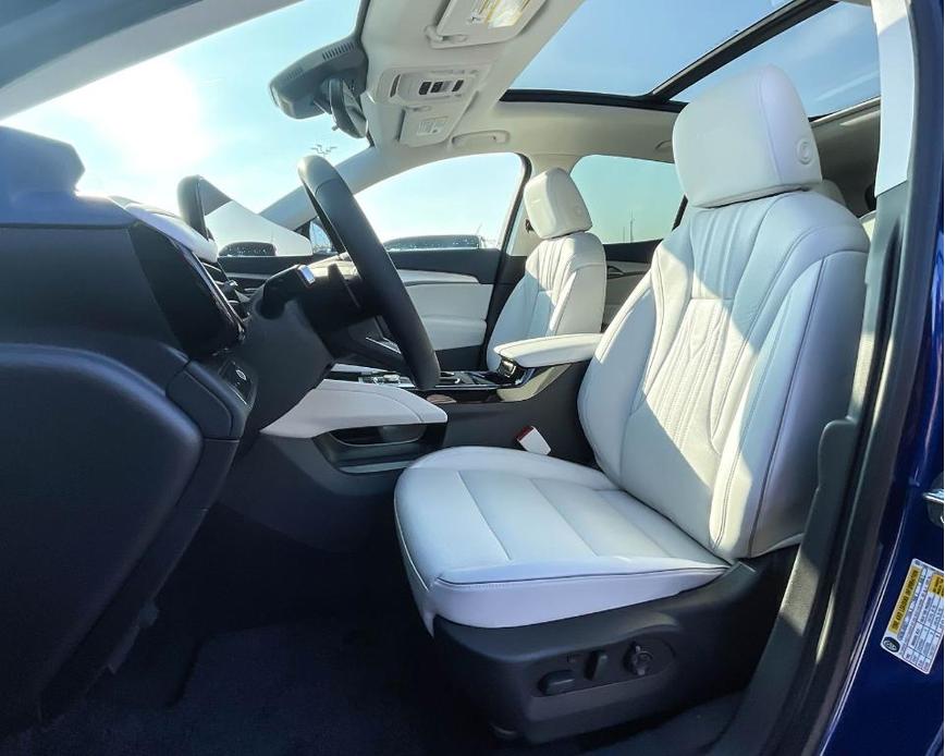 new 2025 Buick Envision car, priced at $47,969