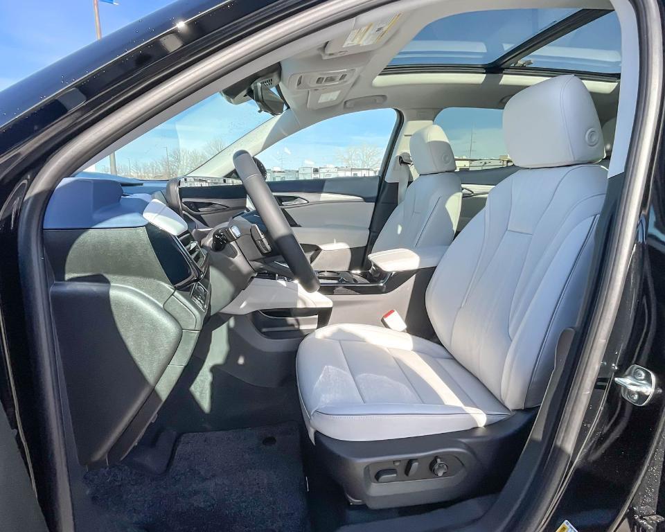 new 2025 Buick Envision car, priced at $45,894