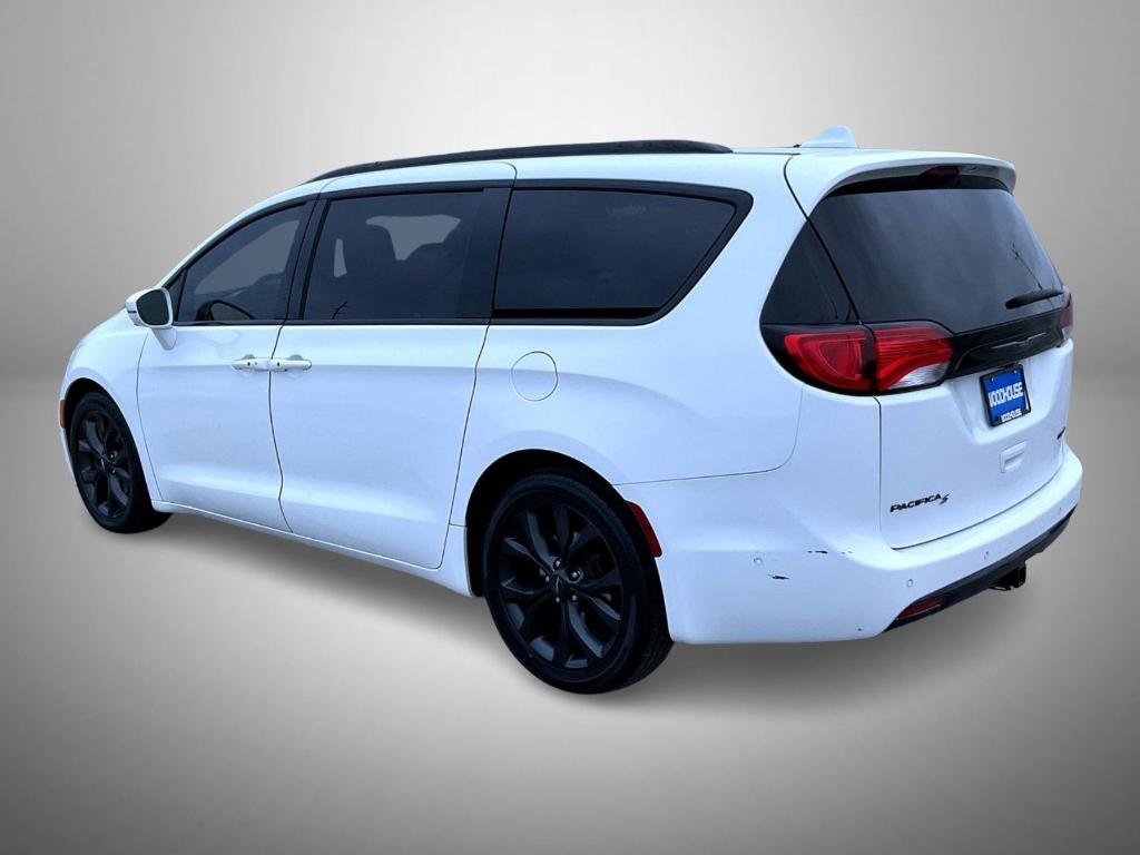 used 2018 Chrysler Pacifica car, priced at $13,809