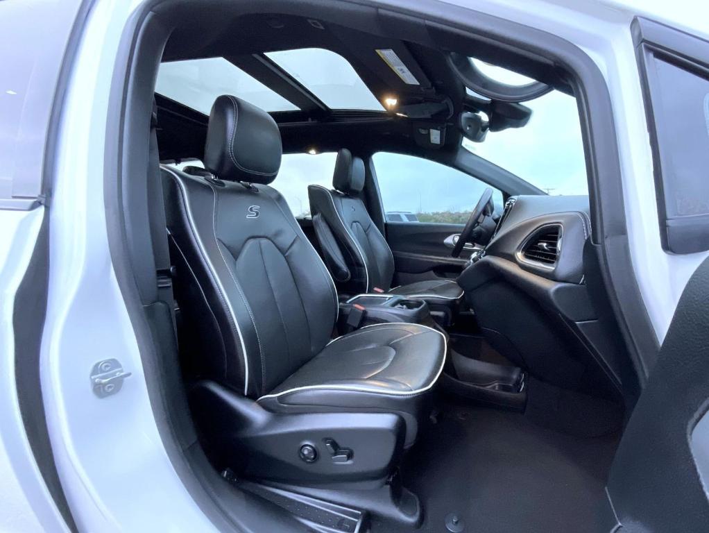 used 2018 Chrysler Pacifica car, priced at $13,809