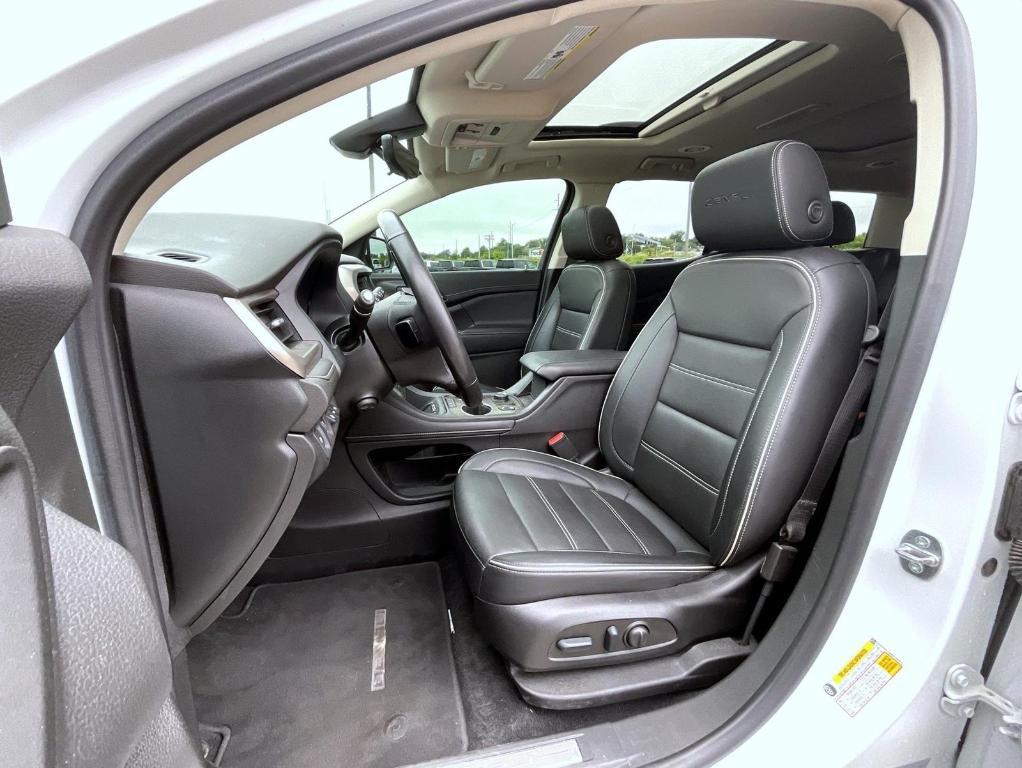 used 2022 GMC Acadia car, priced at $40,399