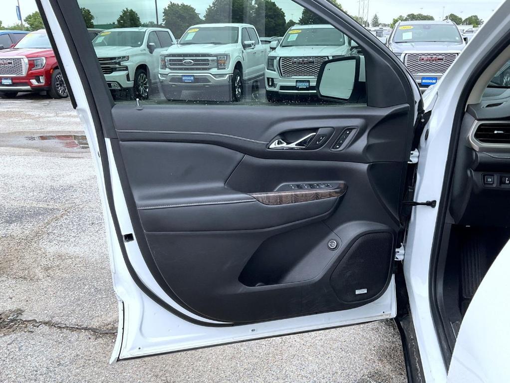used 2022 GMC Acadia car, priced at $40,399
