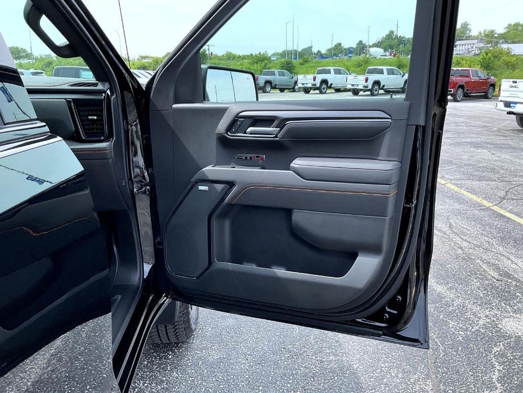 new 2025 GMC Sierra 1500 car, priced at $71,555