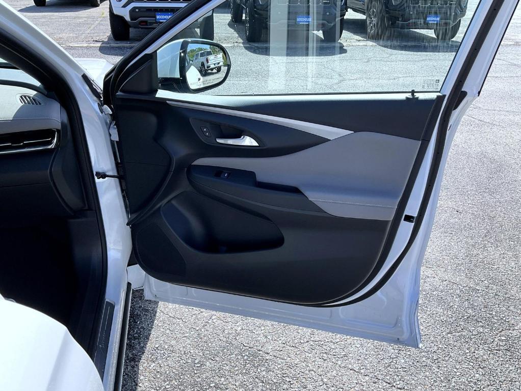 new 2025 Buick Envista car, priced at $31,740