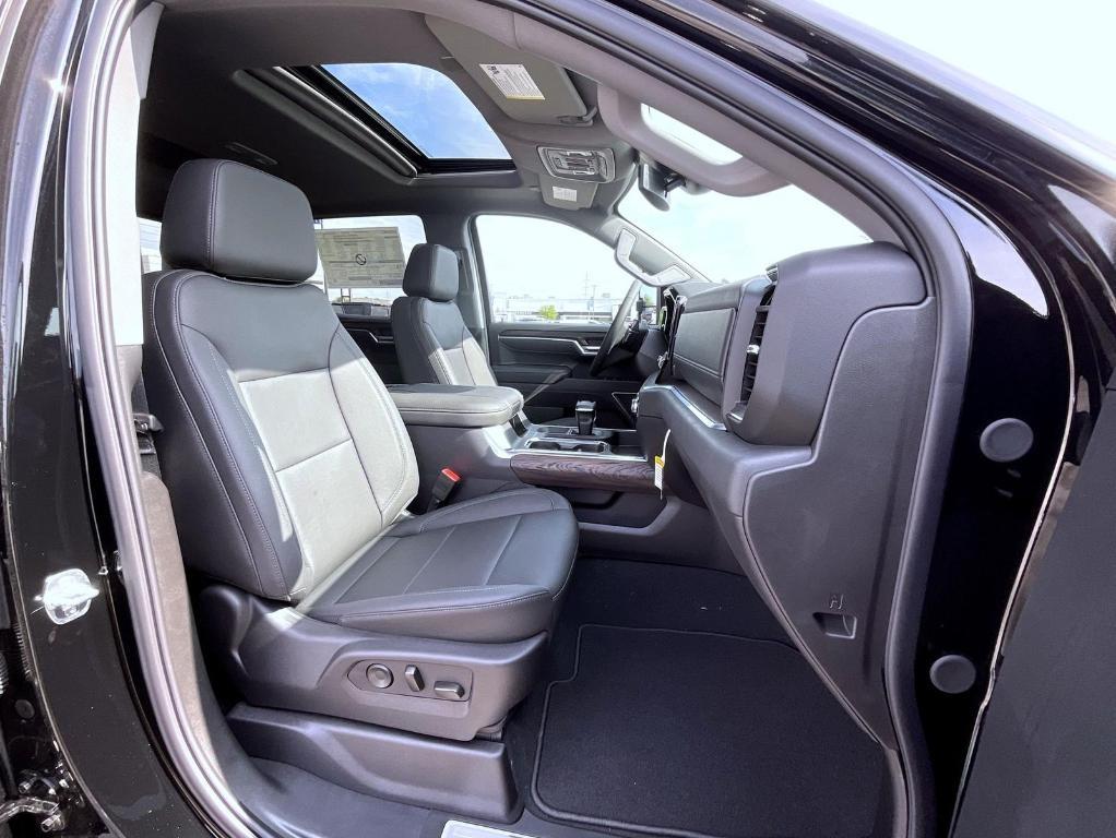 new 2025 GMC Sierra 1500 car, priced at $68,169
