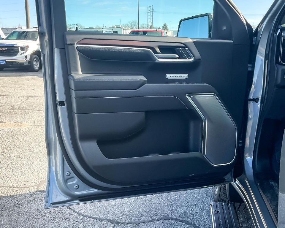 new 2025 GMC Sierra 1500 car, priced at $75,320