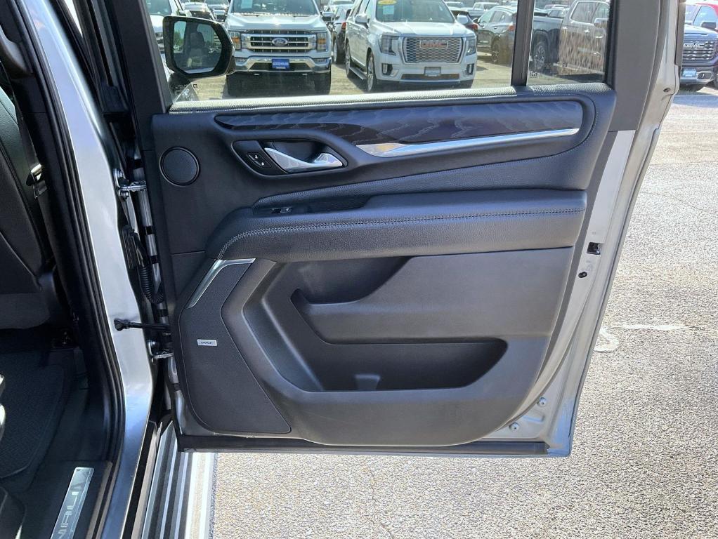 used 2023 GMC Yukon XL car, priced at $56,530