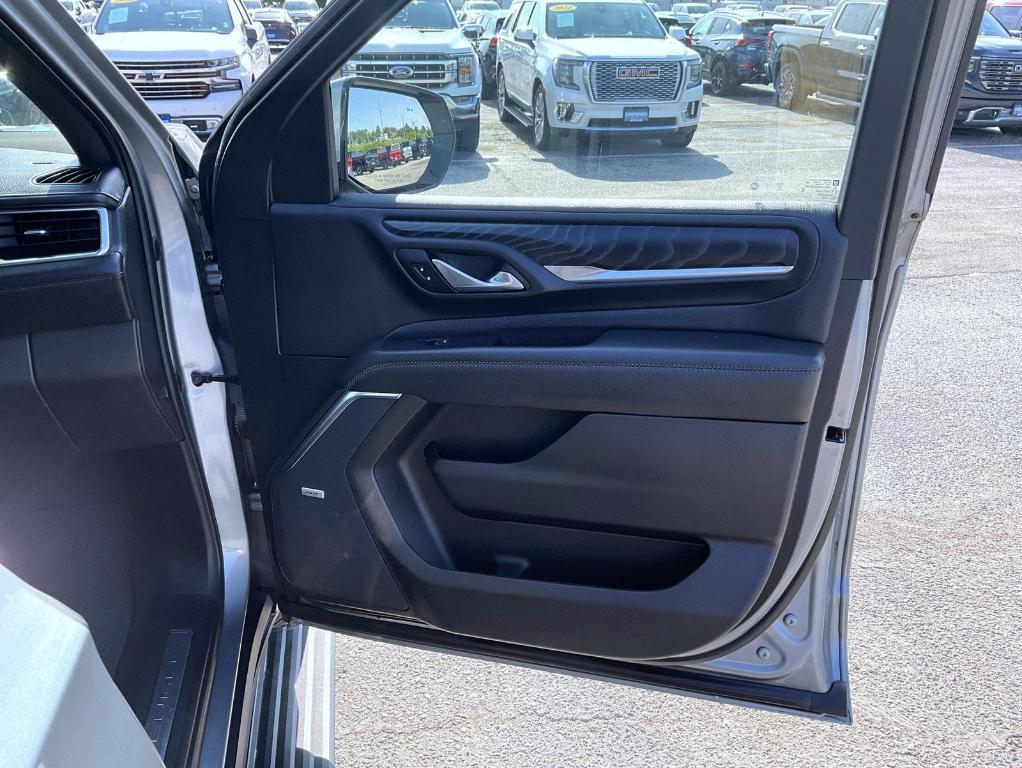used 2023 GMC Yukon XL car, priced at $56,530