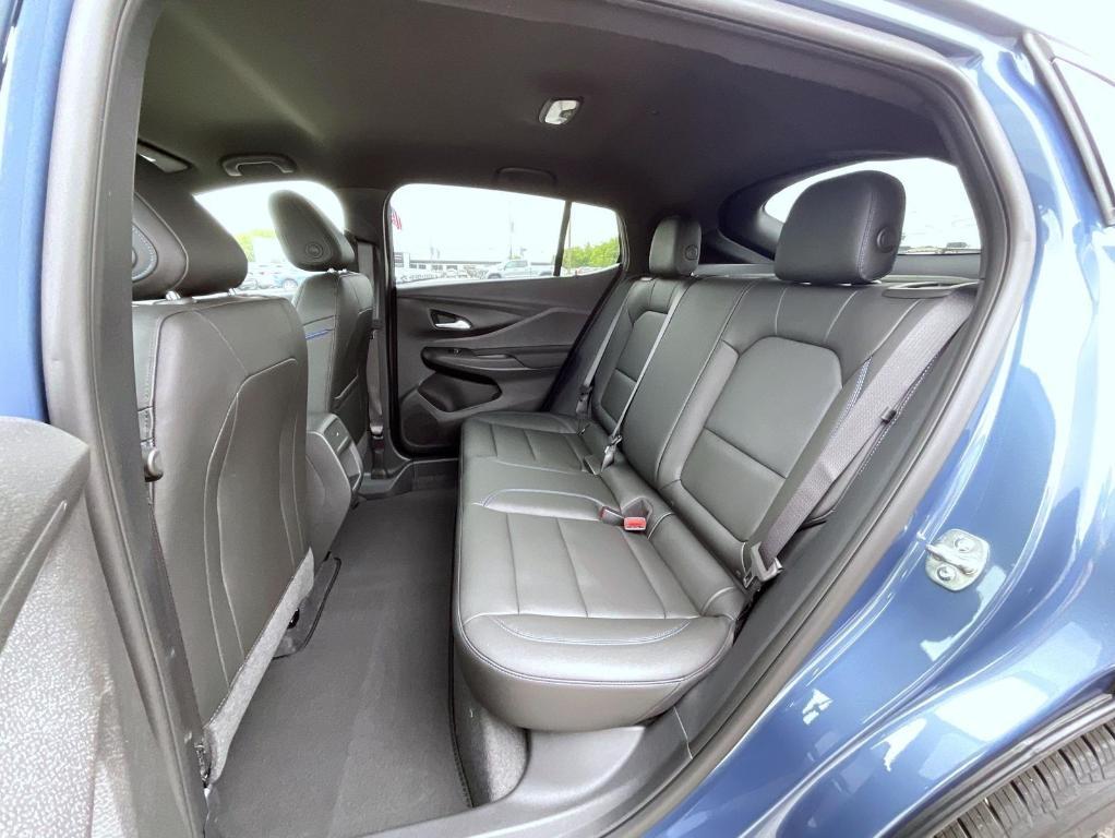 new 2025 Buick Envista car, priced at $28,320