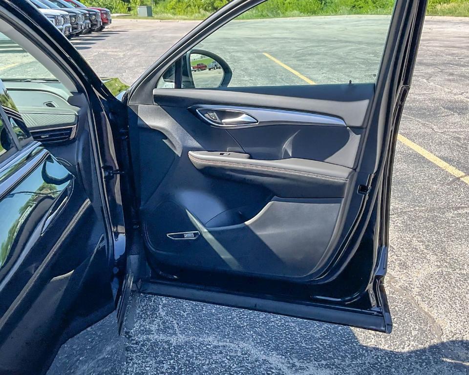 new 2025 Buick Envision car, priced at $44,034