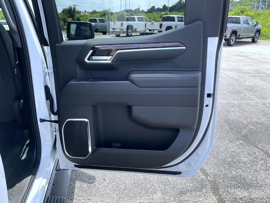 new 2025 GMC Sierra 1500 car, priced at $58,860