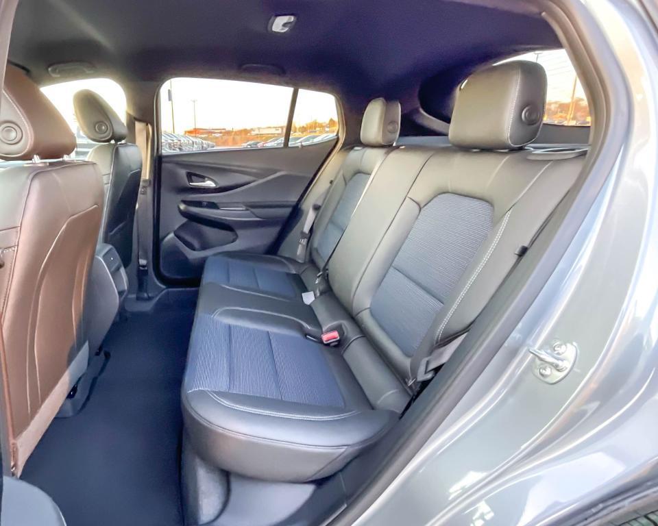 new 2025 Buick Envista car, priced at $26,584