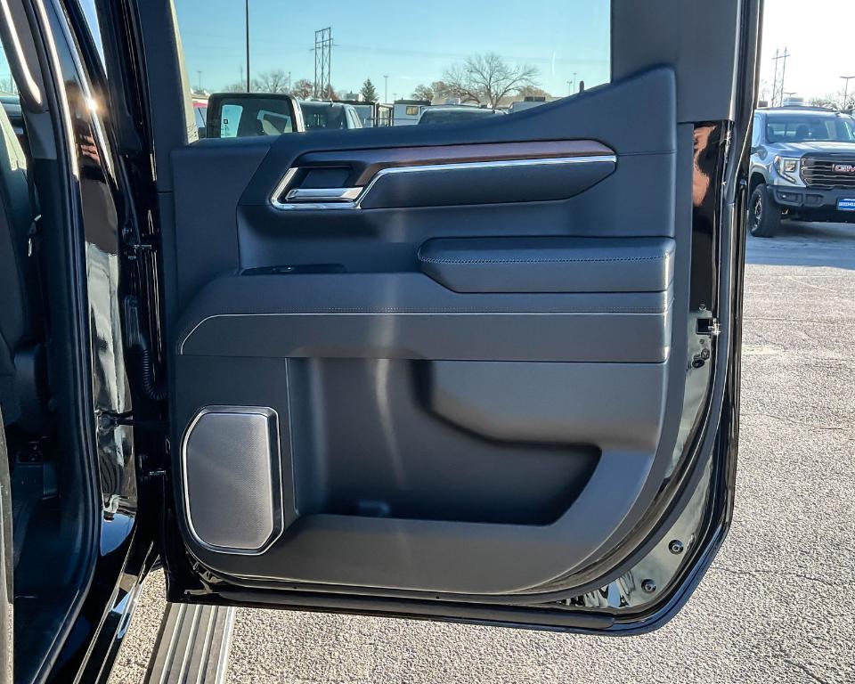 new 2025 GMC Sierra 1500 car, priced at $72,005