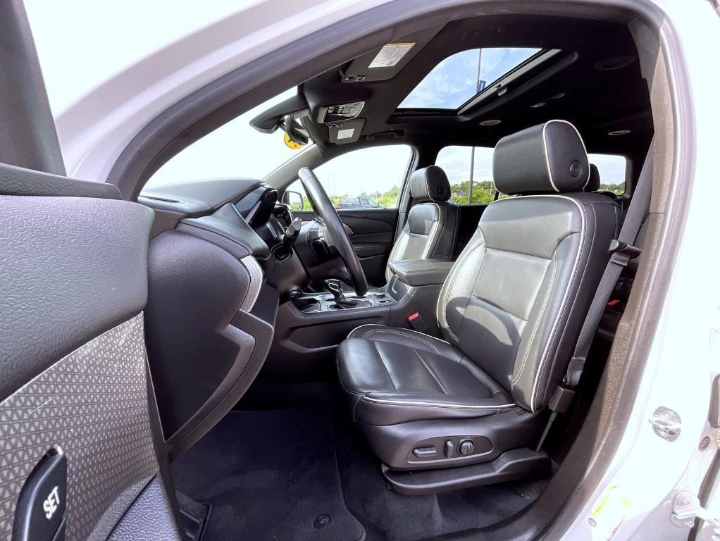 used 2023 Chevrolet Traverse car, priced at $38,915