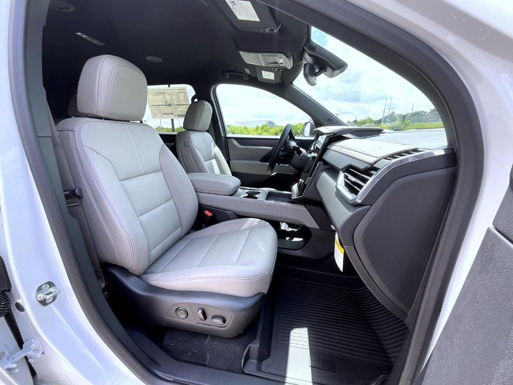 new 2025 GMC Acadia car, priced at $49,679
