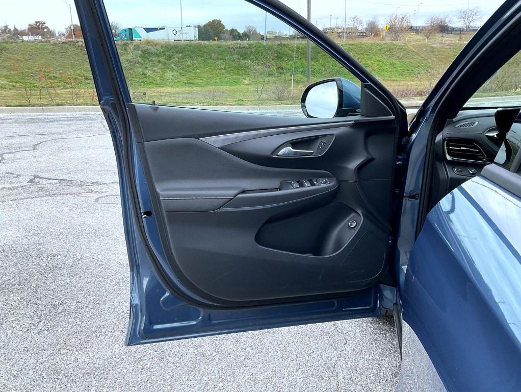 new 2026 Buick Envista car, priced at $32,014