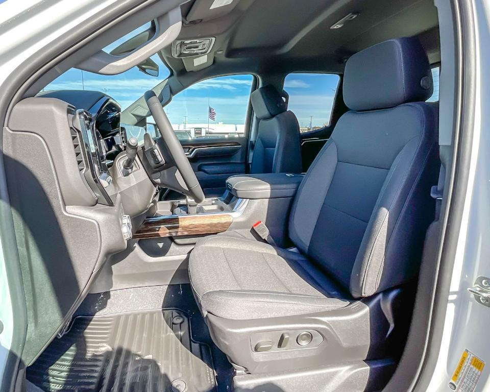 new 2025 GMC Sierra 1500 car, priced at $53,719