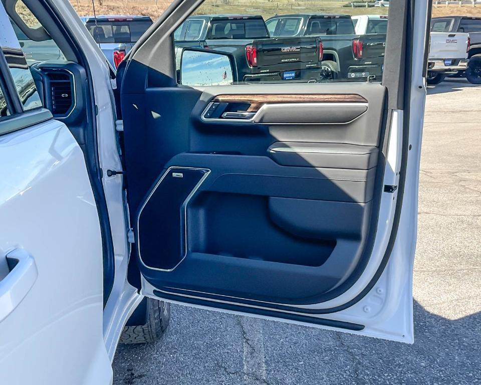 new 2025 GMC Sierra 1500 car, priced at $53,719