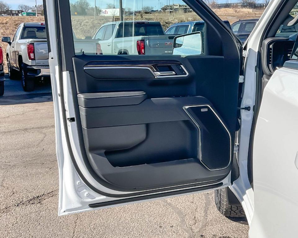 new 2025 GMC Sierra 1500 car, priced at $53,719