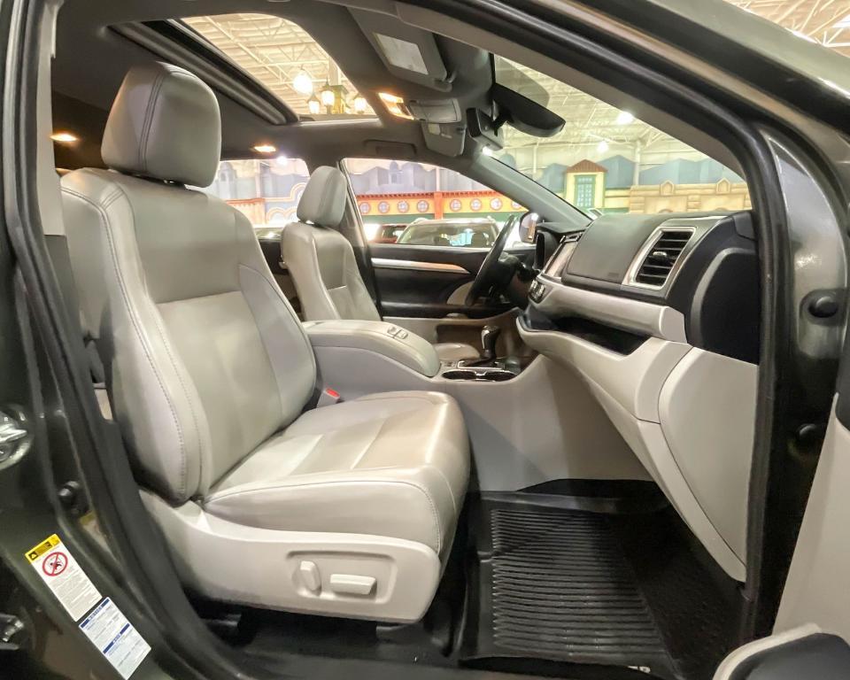 used 2019 Toyota Highlander car, priced at $24,988