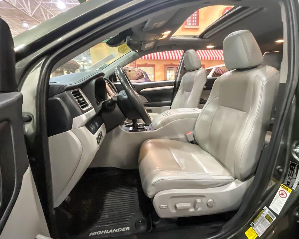 used 2019 Toyota Highlander car, priced at $24,988