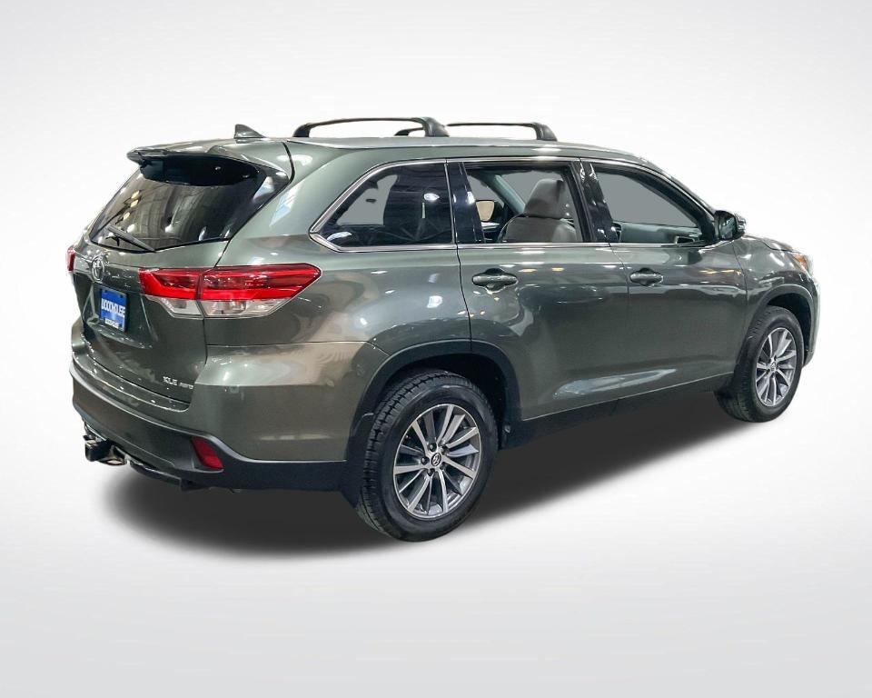 used 2019 Toyota Highlander car, priced at $24,988