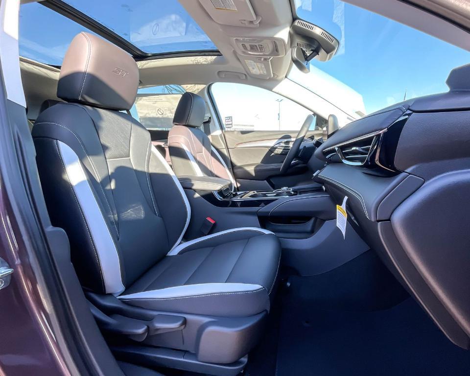 new 2025 Buick Envision car, priced at $44,034