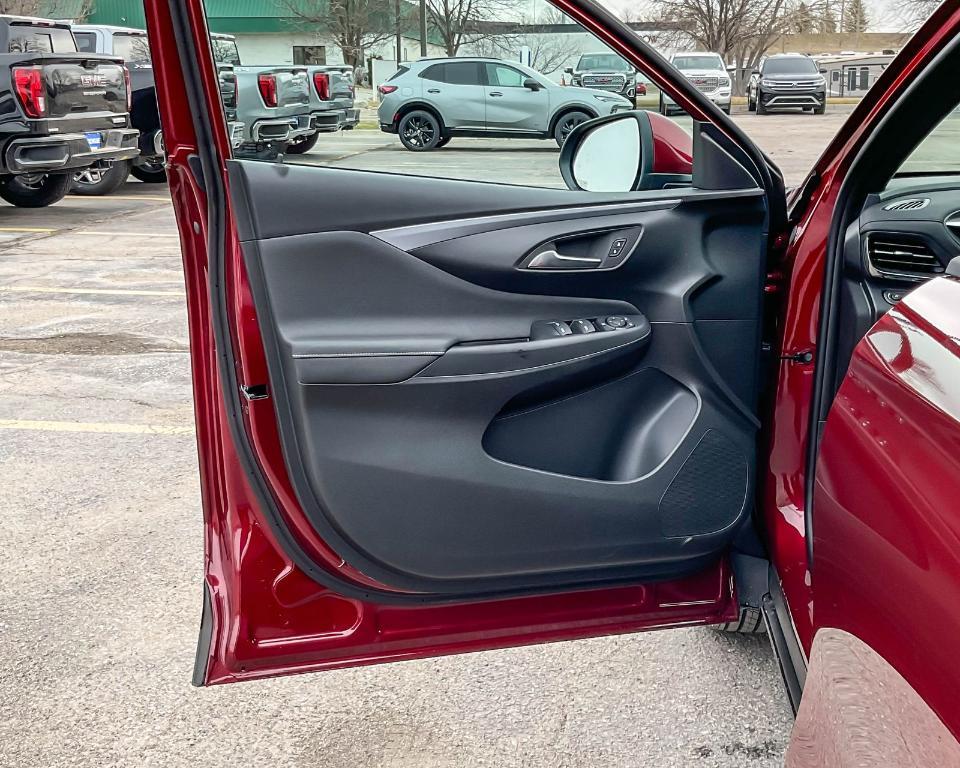 new 2025 Buick Envista car, priced at $26,884