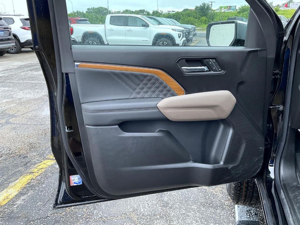 new 2025 GMC Canyon car, priced at $54,440