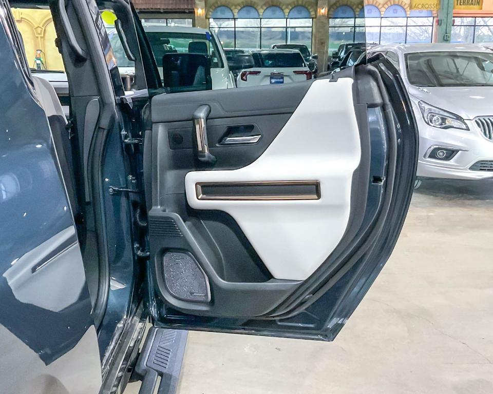 new 2025 GMC HUMMER EV Pickup car, priced at $104,570