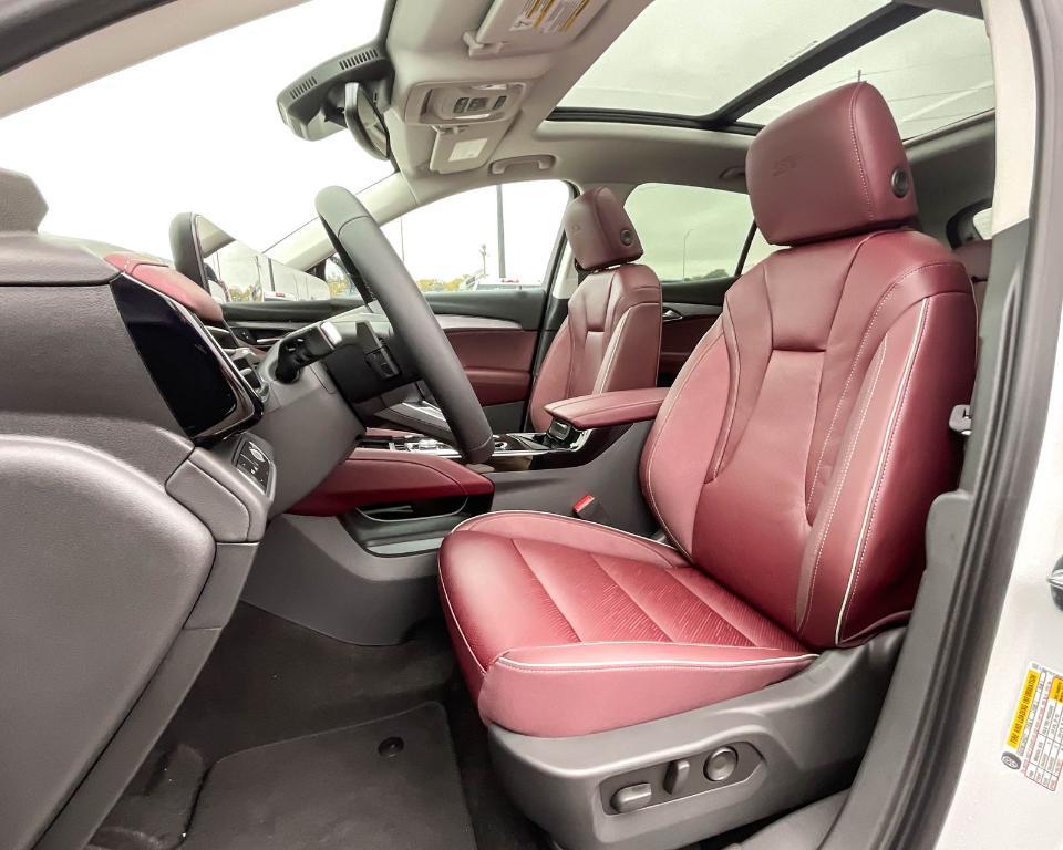 new 2025 Buick Envision car, priced at $44,634