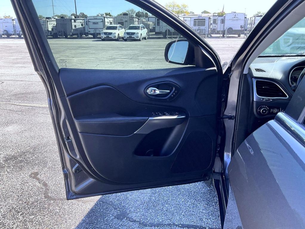 used 2019 Jeep Cherokee car, priced at $17,760