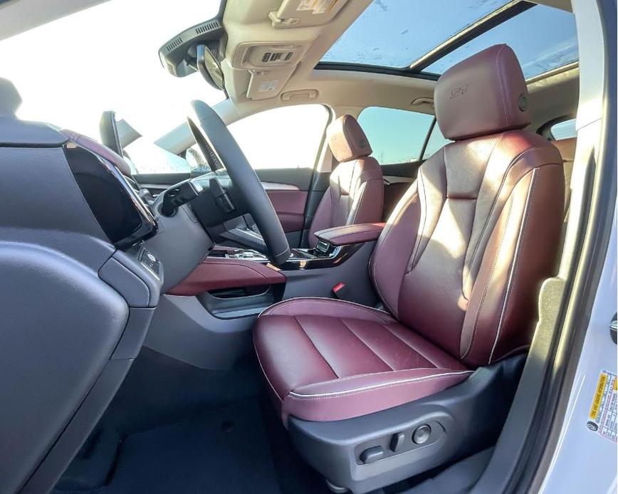 new 2025 Buick Envision car, priced at $44,634