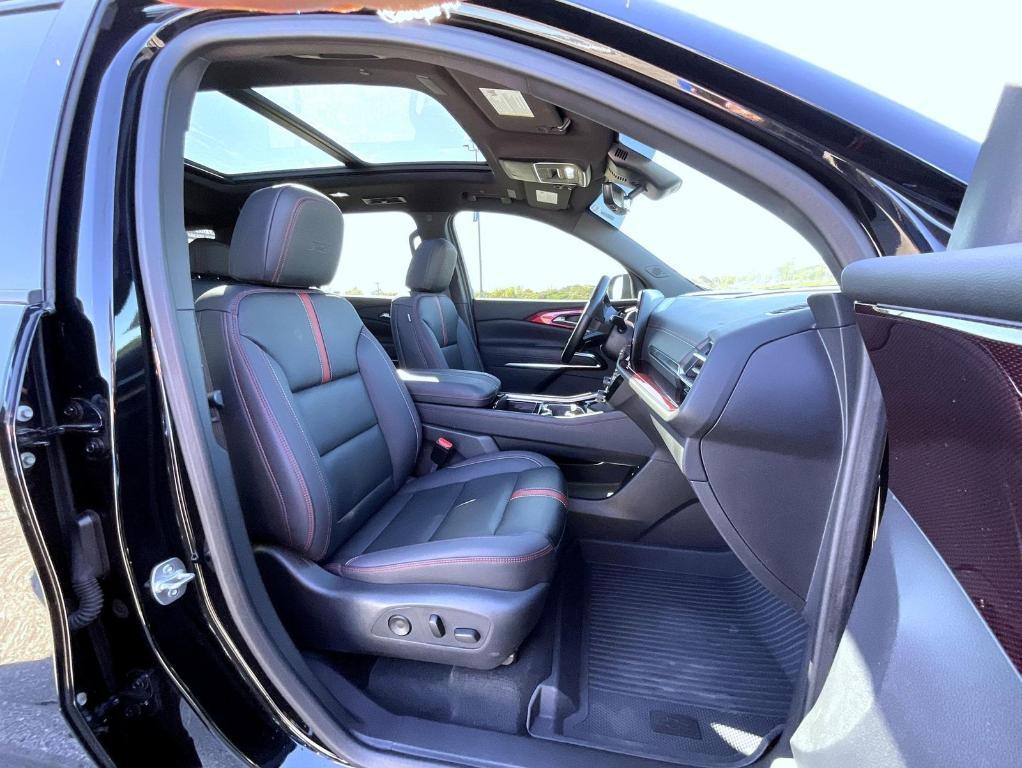 used 2024 Chevrolet Traverse car, priced at $52,527