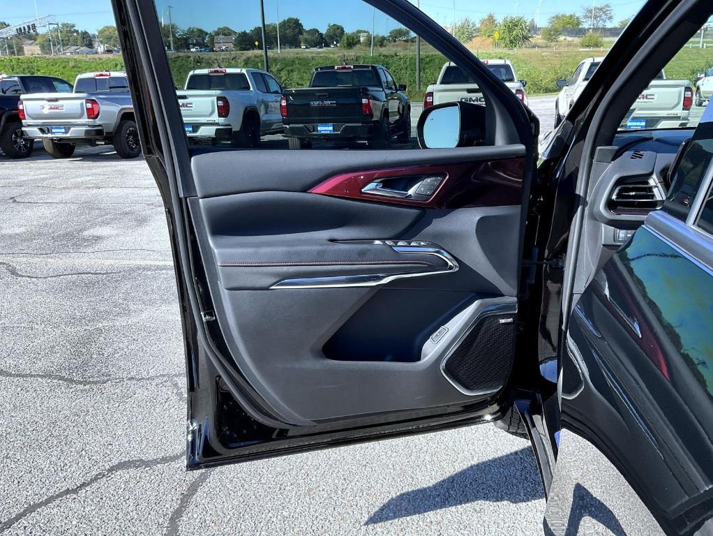 used 2024 Chevrolet Traverse car, priced at $52,527