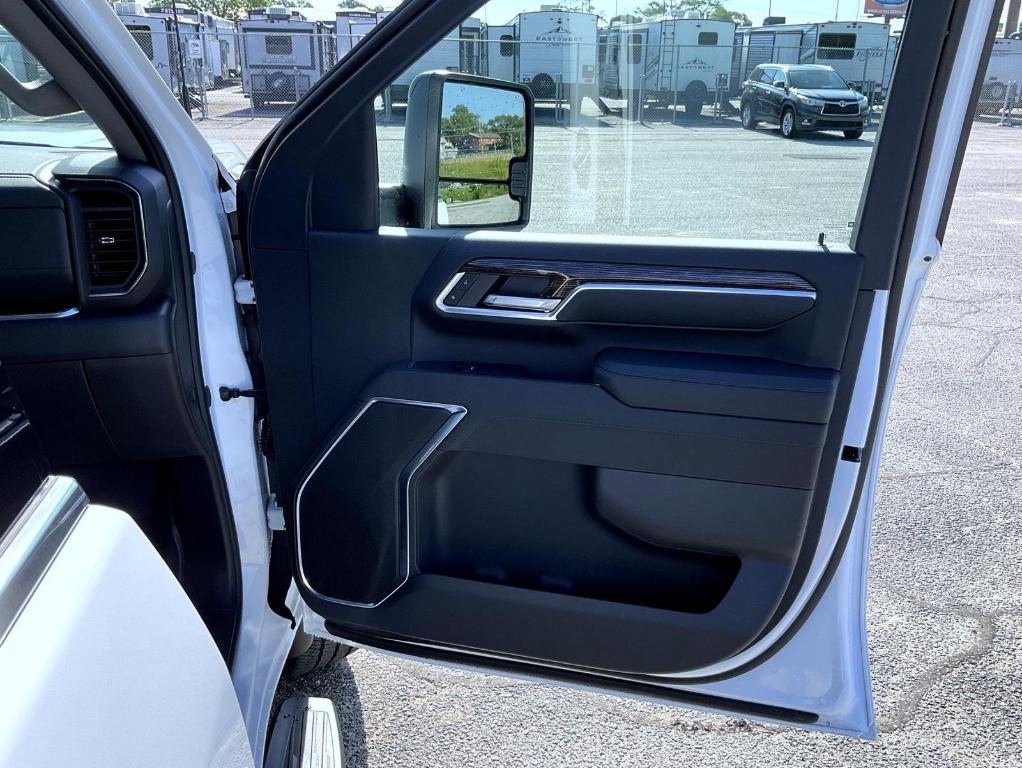 new 2025 GMC Sierra 2500 car, priced at $58,852