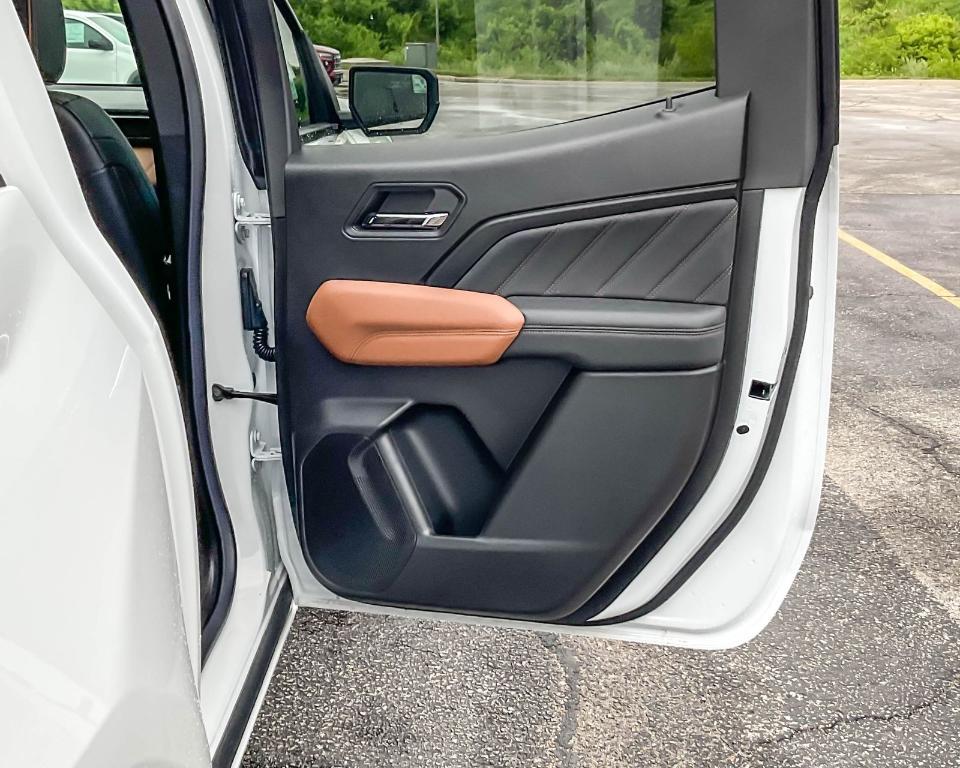 new 2025 GMC Canyon car, priced at $47,870