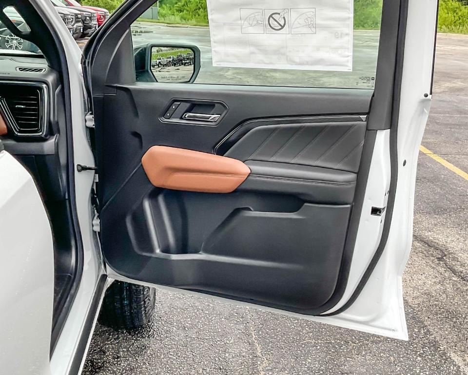 new 2025 GMC Canyon car, priced at $47,870