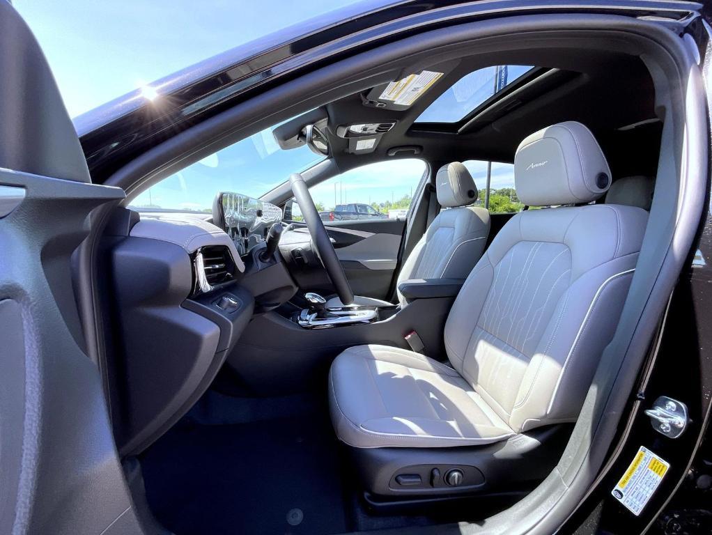 new 2025 Buick Envista car, priced at $31,884