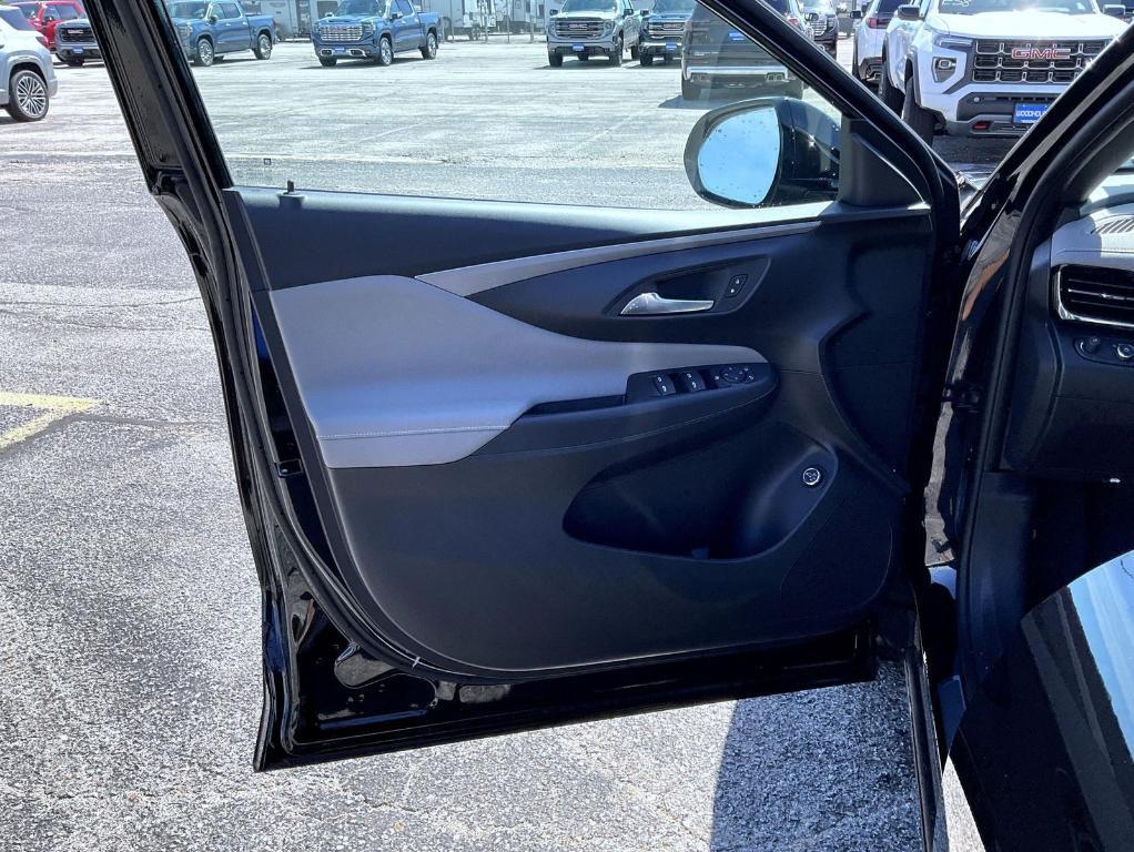 new 2025 Buick Envista car, priced at $31,884