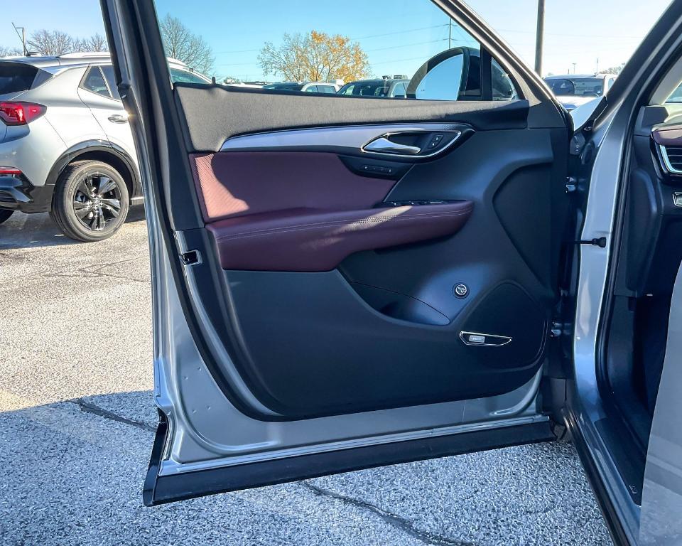 new 2025 Buick Envision car, priced at $44,034