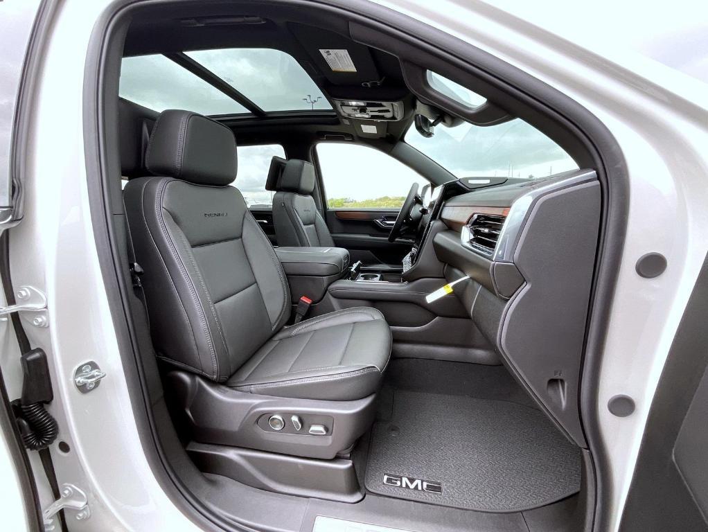 new 2025 GMC Yukon car, priced at $96,074