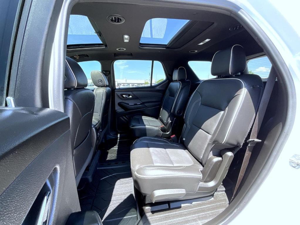 used 2022 Chevrolet Traverse car, priced at $38,701