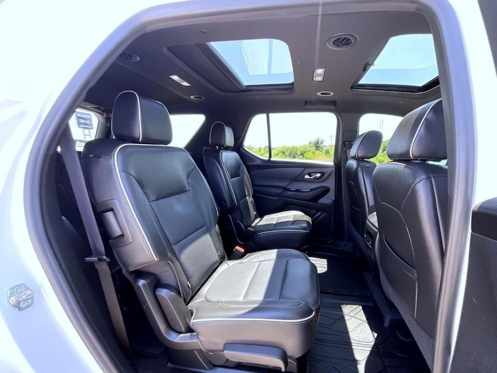 used 2022 Chevrolet Traverse car, priced at $38,701