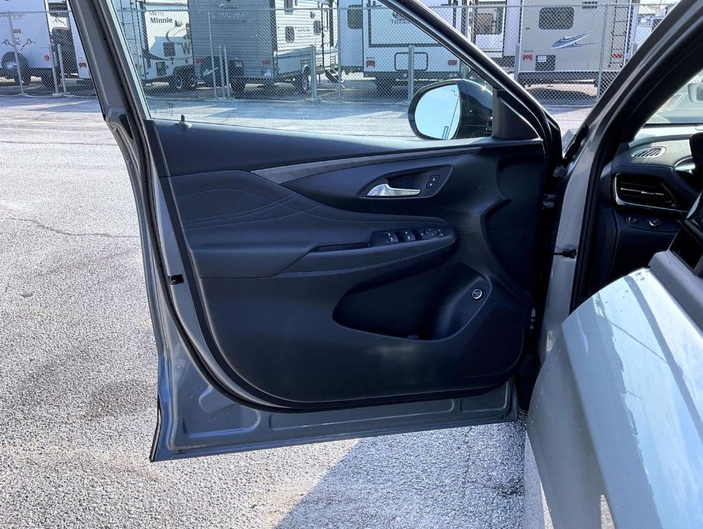 new 2025 Buick Envista car, priced at $29,513