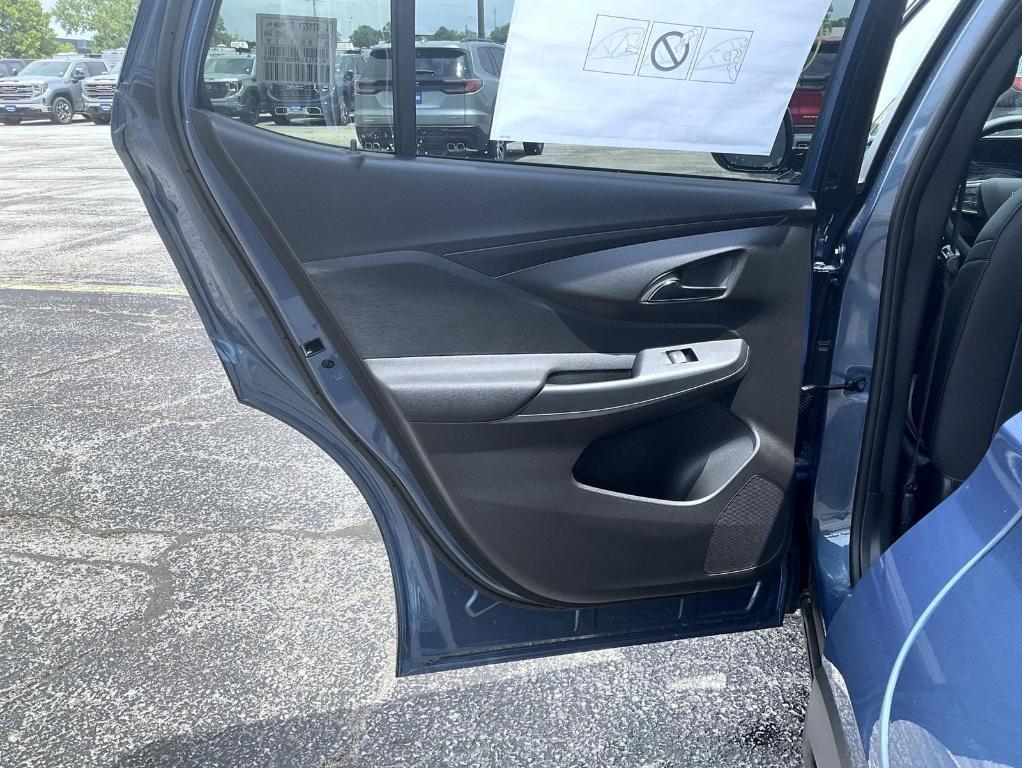 new 2025 Buick Envista car, priced at $26,984