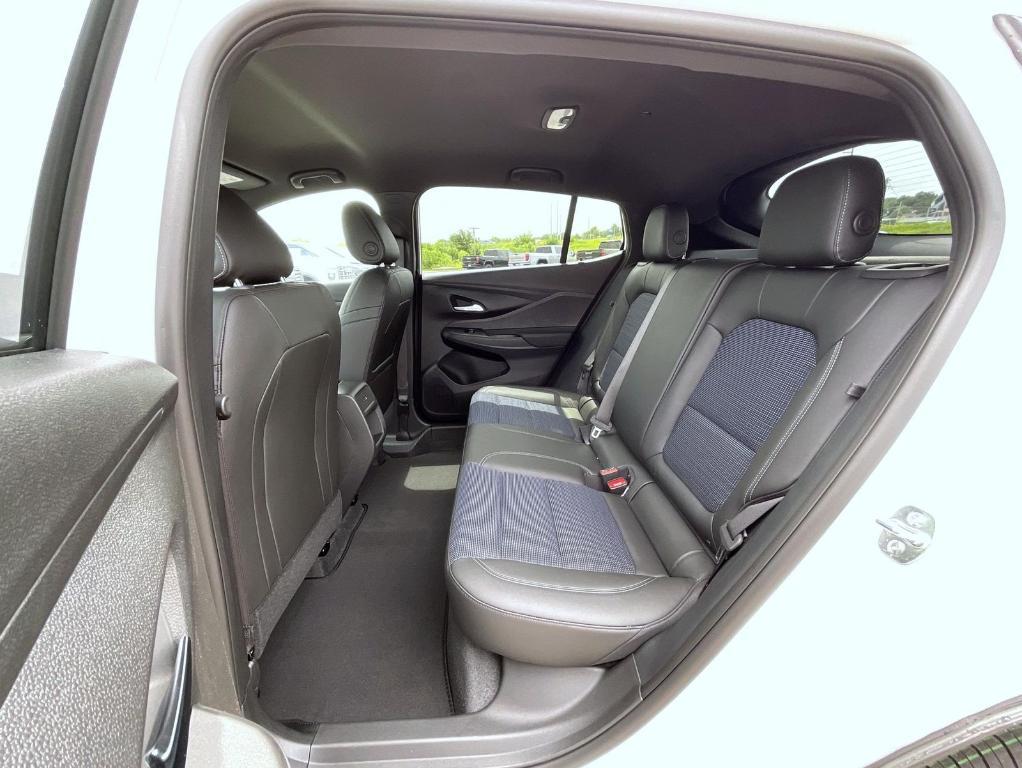 new 2025 Buick Envista car, priced at $26,489