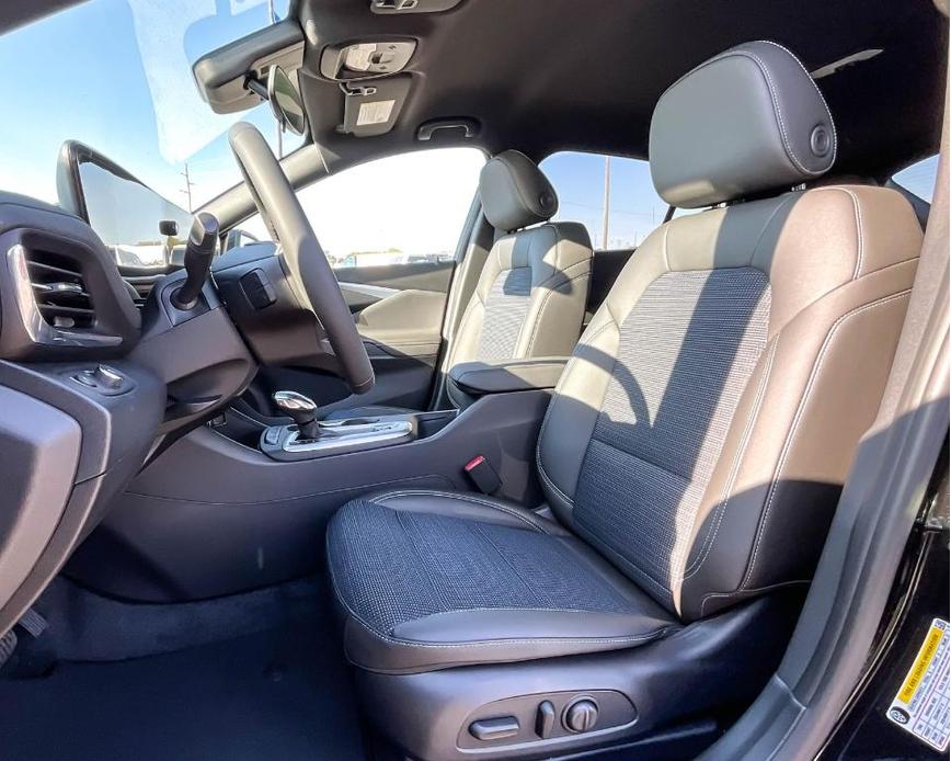 new 2025 Buick Envista car, priced at $25,784