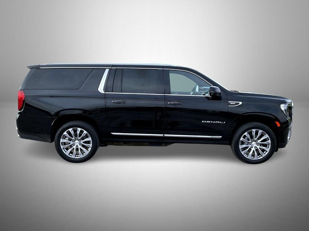 used 2022 GMC Yukon XL car, priced at $51,664