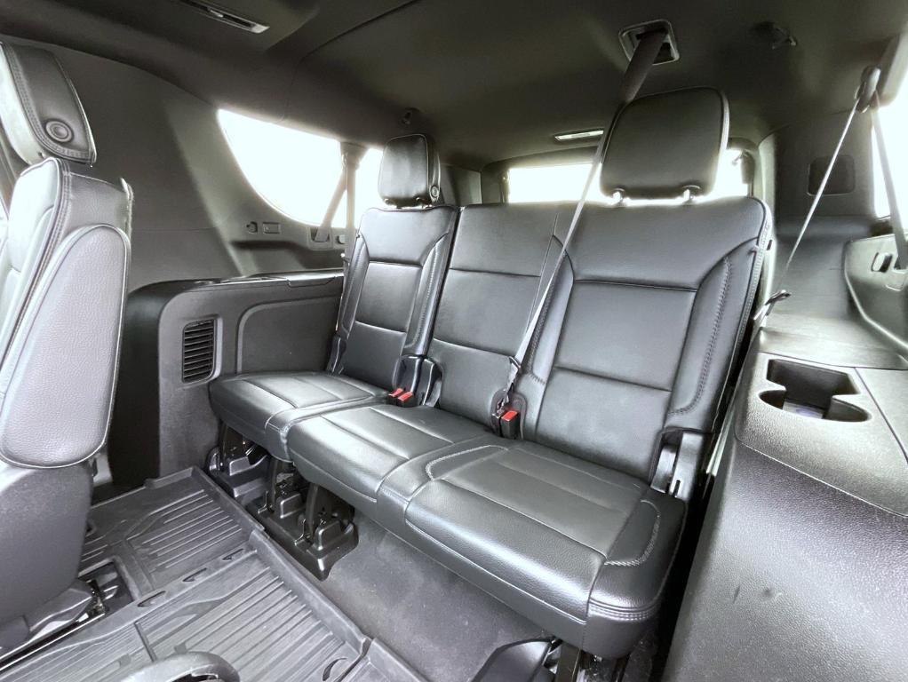 used 2022 GMC Yukon XL car, priced at $51,664